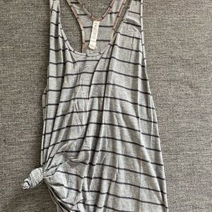 Lululemon gray tank top size 12